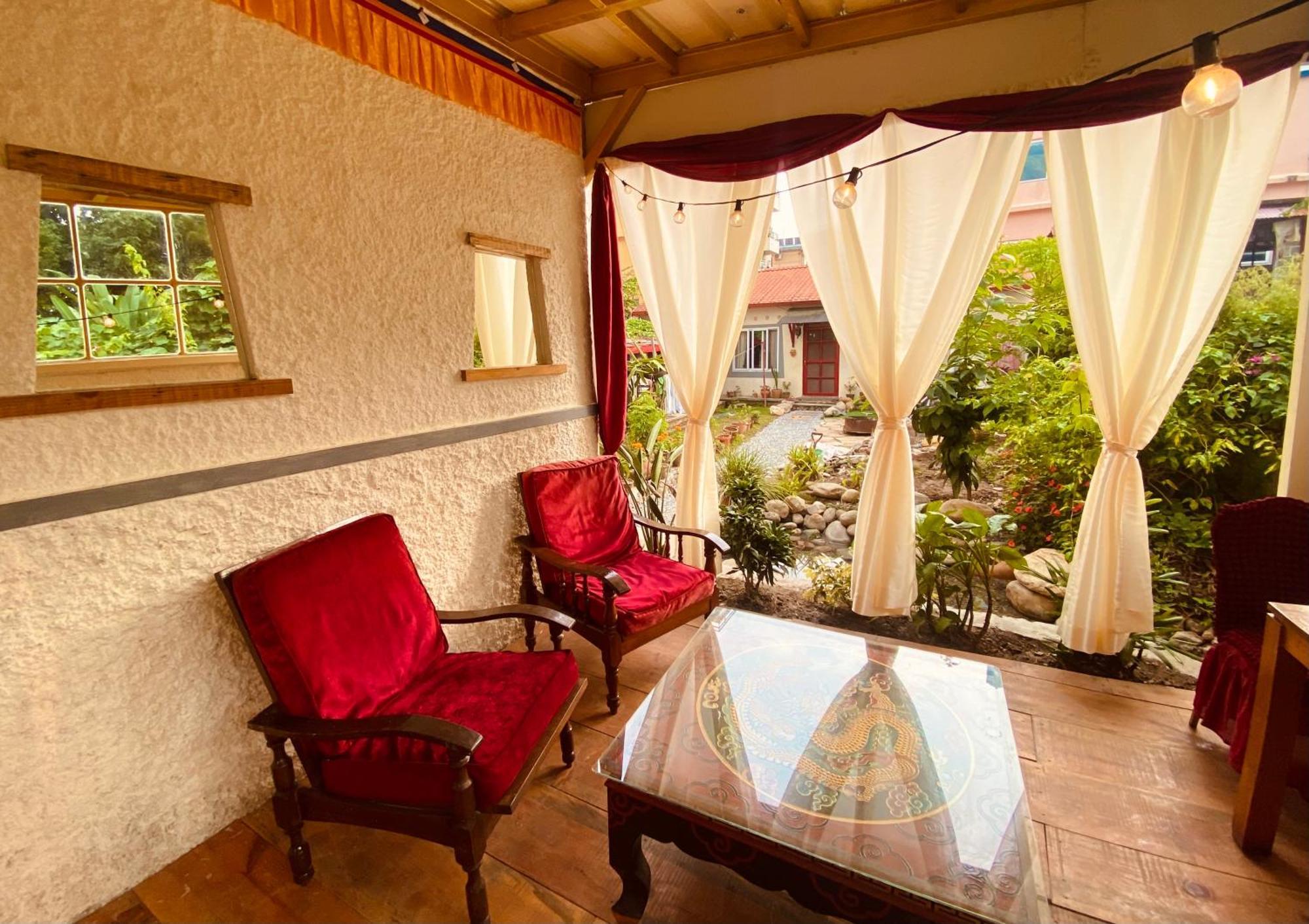 Three Jewels Boutique Hotel Pokhara Exterior photo